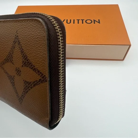 Authentic Louis Vuitton Reversable Brown zippy Wallet❤️ - Picture 5 of 11